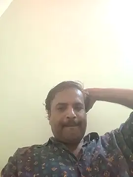 vardh033 online show from September 19, 2025, 2:51 pm