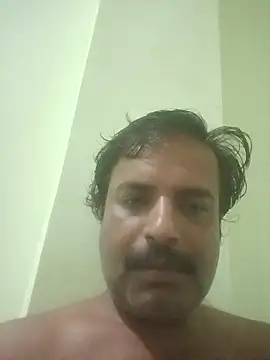 vardh033 online show from September 28, 2025, 2:28 am