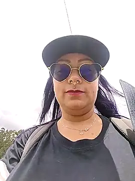 sexxx mia online show from September 26, 2025, 4:33 pm