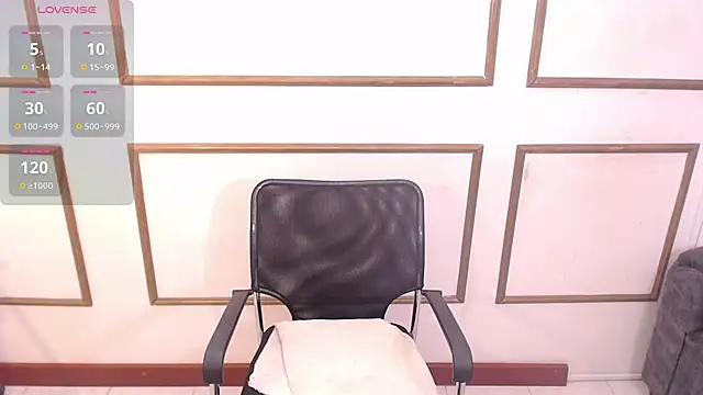 Snapshot of veronica_em1 chatting on April 28, 2026, 1:38 pm veronica em1 online show from April 28, 2026, 1:38 pm