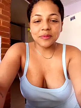Snapshot of veronica_em1 chatting on May 1, 2026, 4:11 pm veronica em1 online show from May 1, 2026, 4:11 pm