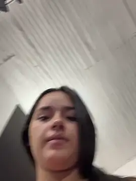 Luciaparker03 online show from November 4, 2025, 2:27 pm