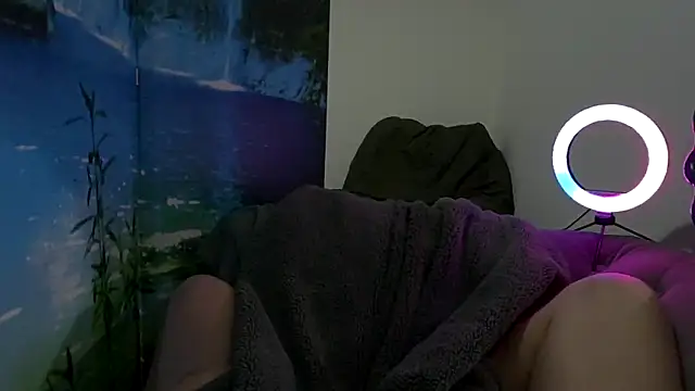Snapshot of welcome-to-the-jungle chatting on June 11, 2026, 7:56 pm welcome-to-the-jungle online show from June 11, 2026, 7:56 pm