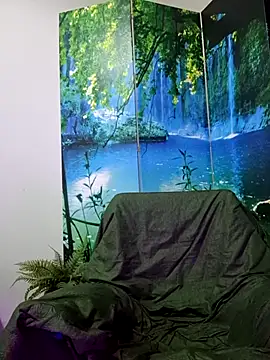 Snapshot of welcome-to-the-jungle chatting on June 17, 2026, 7:37 pm welcome-to-the-jungle online show from June 17, 2026, 7:37 pm