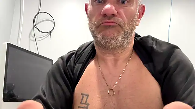 frankyjones8989 online show from November 19, 2025, 3:39 am