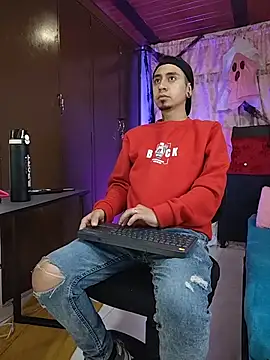 abnerdam01 online show from October 24, 2025, 2:13 pm