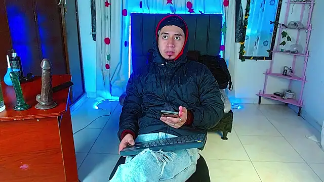 abnerdam01 online show from November 18, 2025, 11:47 am