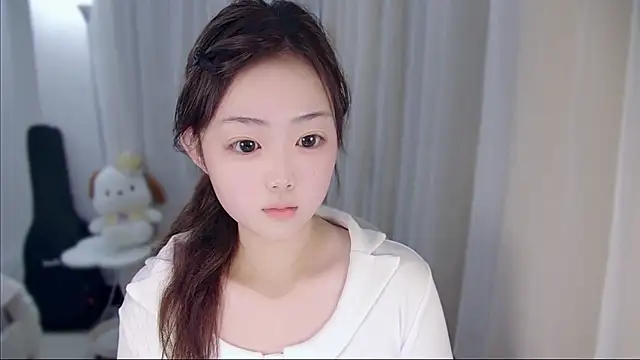 YUANYUAN-A online show from December 4, 2025, 11:30 am