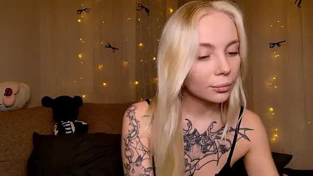 Snapshot of heymilk chatting on December 19, 2025, 6:15 pm heymilk online show from December 19, 2025, 6:15 pm