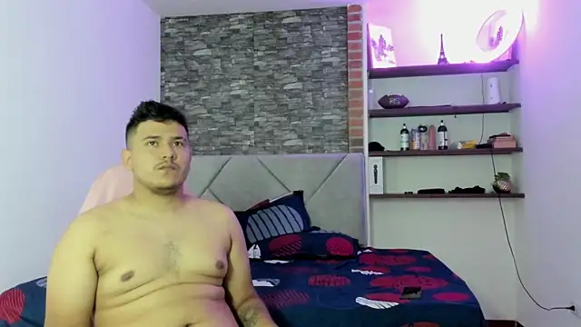 Snapshot of Sexxyy_Couple_ chatting on February 24, 2026, 5:05 am Sexxyy Couple online show from February 24, 2026, 5:05 am