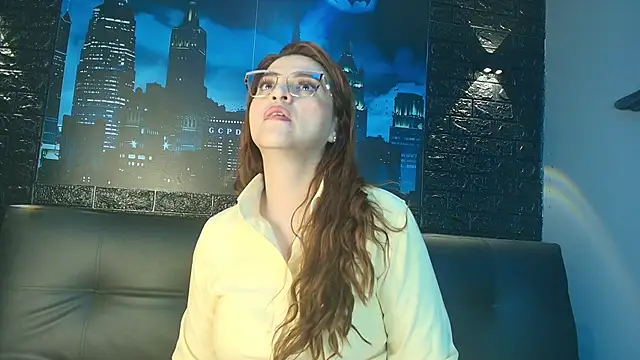 Snapshot of Skylar__Desire chatting on October 8, 2025, 1:53 pm Skylar Desire online show from October 8, 2025, 1:53 pm