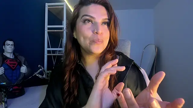 Snapshot of Skylar__Desire chatting on October 18, 2025, 2:36 am Skylar Desire online show from October 18, 2025, 2:36 am