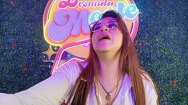 Snapshot of Skylar__Desire chatting on October 28, 2025, 11:36 am Skylar Desire online show from October 28, 2025, 11:36 am