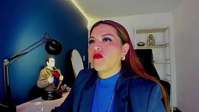 Snapshot of Skylar__Desire chatting on November 28, 2025, 1:14 pm Skylar Desire online show from November 28, 2025, 1:14 pm