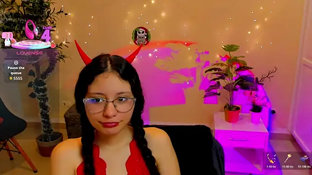 Krysten Riter online show from December 22, 2025, 1:52 pm