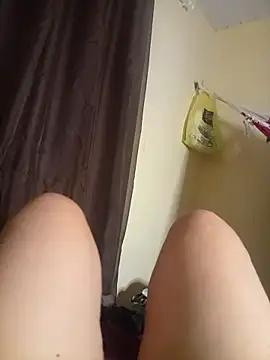 Snapshot of Ravena2290 chatting on January 19, 2026, 9:13 am Ravena2290 online show from January 19, 2026, 9:13 am