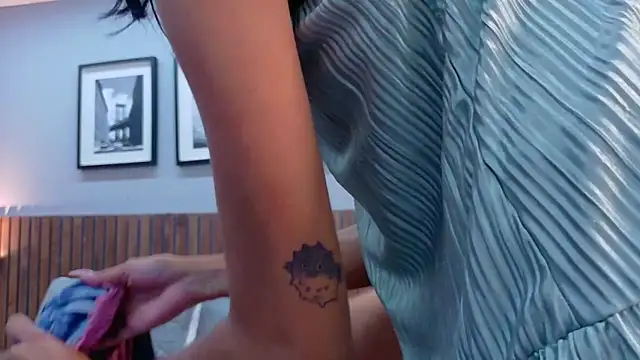 Snapshot of luna_roja25 chatting on February 23, 2026, 12:35 pm luna roja25 online show from February 23, 2026, 12:35 pm