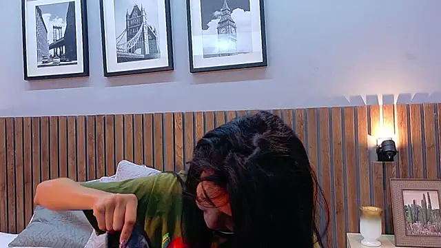 Snapshot of luna_roja25 chatting on February 26, 2026, 12:59 pm luna roja25 online show from February 26, 2026, 12:59 pm