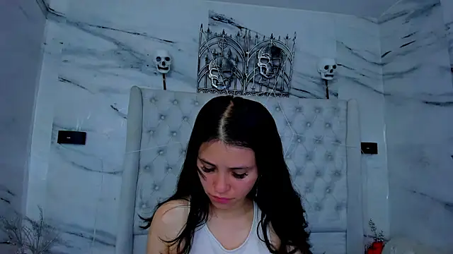 Ari and Storm online show from November 2, 2025, 1:35 pm