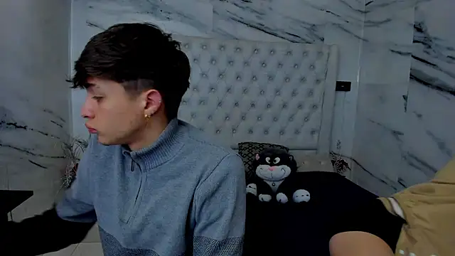 Snapshot of Ari_and_Storm chatting on February 2, 2026, 2:05 pm Ari and Storm online show from February 2, 2026, 2:05 pm