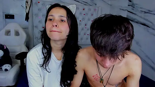 Snapshot of Ari_and_Storm chatting on February 8, 2026, 12:52 pm Ari and Storm online show from February 8, 2026, 12:52 pm