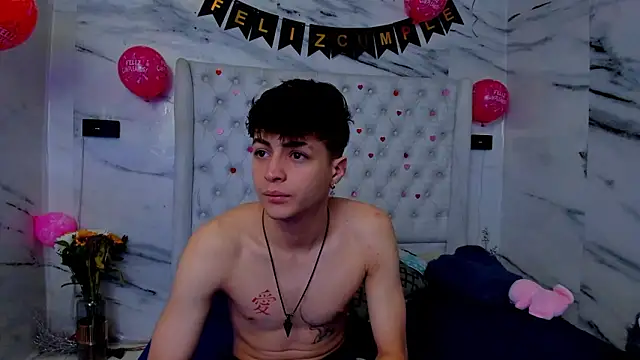 Snapshot of Ari_and_Storm chatting on February 22, 2026, 2:15 pm Ari and Storm online show from February 22, 2026, 2:15 pm