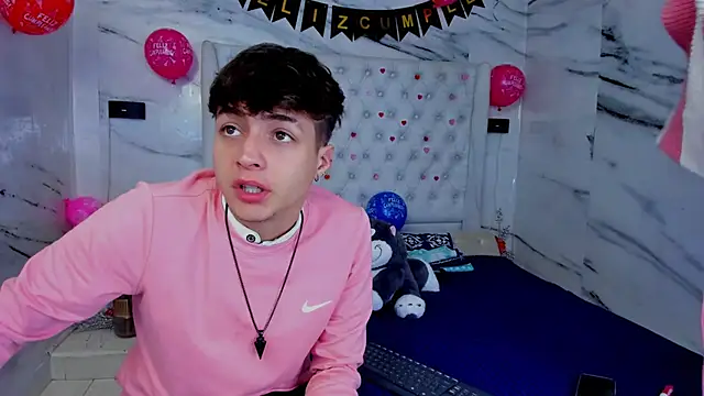 Snapshot of Ari_and_Storm chatting on February 24, 2026, 4:38 pm Ari and Storm online show from February 24, 2026, 4:38 pm