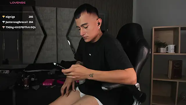 LiamDeep online show from February 13, 2026, 10:39 pm