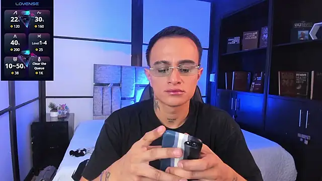 LiamDeep online show from March 4, 2026, 8:37 pm