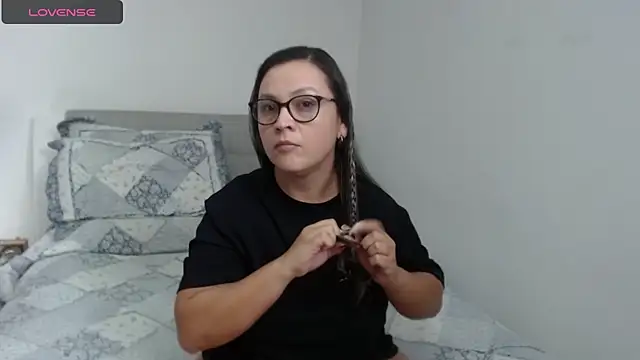 sophie lopez1 online show from January 28, 2025, 3:15 am