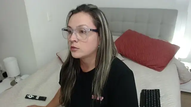 sophie lopez1 online show from September 13, 2025, 4:23 am