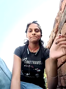 Snapshot of Jyoti_thakurr chatting on September 14, 2025, 3:38 am Jyoti thakurr online show from September 14, 2025, 3:38 am