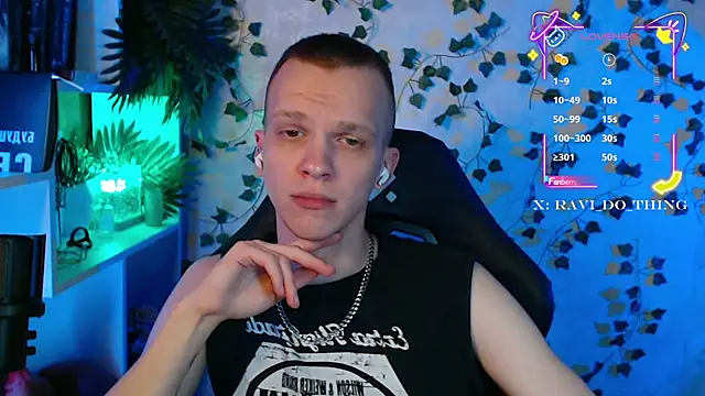 frozen boy online show from September 9, 2025, 3:55 pm