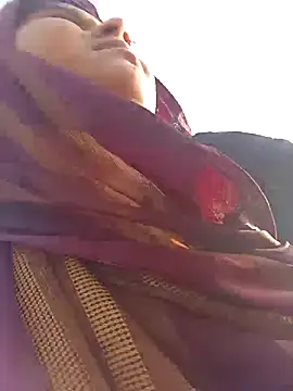 Sheema tyagi online show from November 10, 2025, 10:14 am