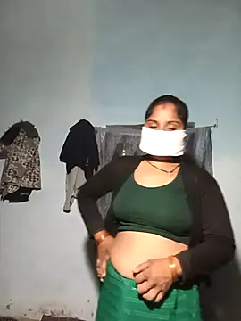 Sheema tyagi online show from December 3, 2025, 3:32 pm