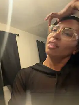 bobbiebbb online show from May 6, 2026, 7:24 am