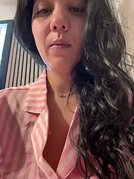 Snapshot of PrincessYYara chatting on September 17, 2025, 4:25 am PrincessYYara online show from September 17, 2025, 4:25 am