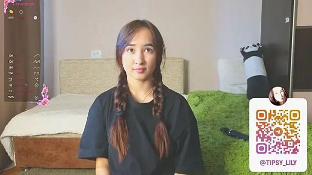 Snapshot of SakuraVelvet chatting on August 6, 2026, 3:41 am SakuraVelvet online show from August 6, 2026, 3:41 am