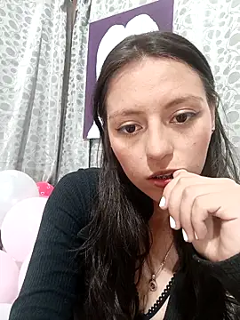 Snapshot of Lahila_ chatting on April 12, 2026, 2:22 pm Lahila online show from April 12, 2026, 2:22 pm