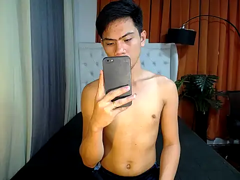 Snapshot of alex_cummer chatting on February 6, 2026, 8:18 am alex cummer online show from February 6, 2026, 8:18 am