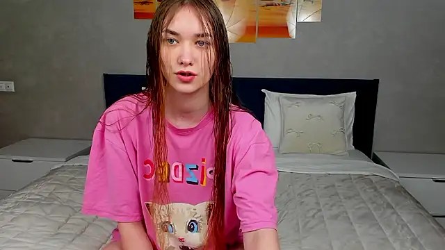 AmadaReine online show from February 21, 2026, 3:18 am