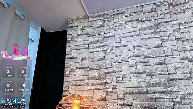 Kiara Zahiri   online show from November 27, 2025, 11:45 am