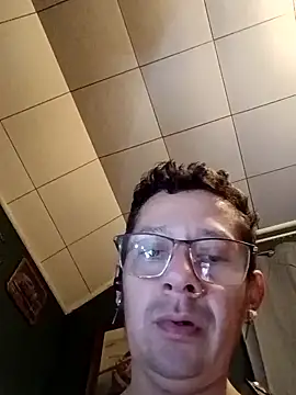 tonder69 online show from November 30, 2025, 2:04 am