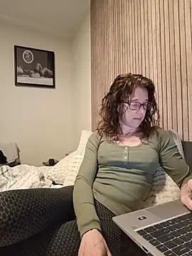 JezebelDutch online show from May 18, 2026, 6:41 am