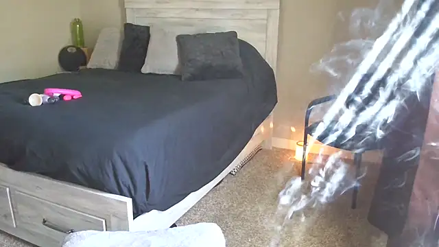 Snapshot of Calimarina chatting on November 16, 2025, 5:51 pm Calimarina online show from November 16, 2025, 5:51 pm