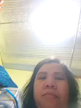 hotlyn45 online show from November 6, 2025, 1:34 pm