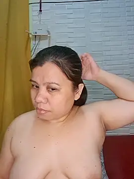 Snapshot of hotlyn45 chatting on February 24, 2026, 1:36 am hotlyn45 online show from February 24, 2026, 1:36 am