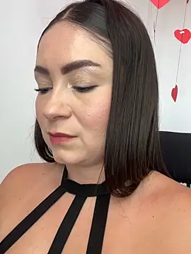 Amelia laurent online show from February 14, 2026, 7:32 pm