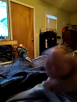 Wolfyking95 online show from October 8, 2025, 11:57 pm