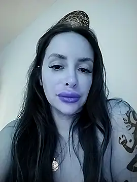 AmandinhaGomes96 online show from November 8, 2025, 7:12 pm